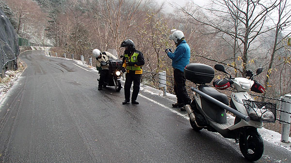安房峠にて事故